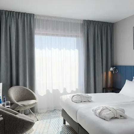 Q Hotel Plus Wroclaw Exterior photo