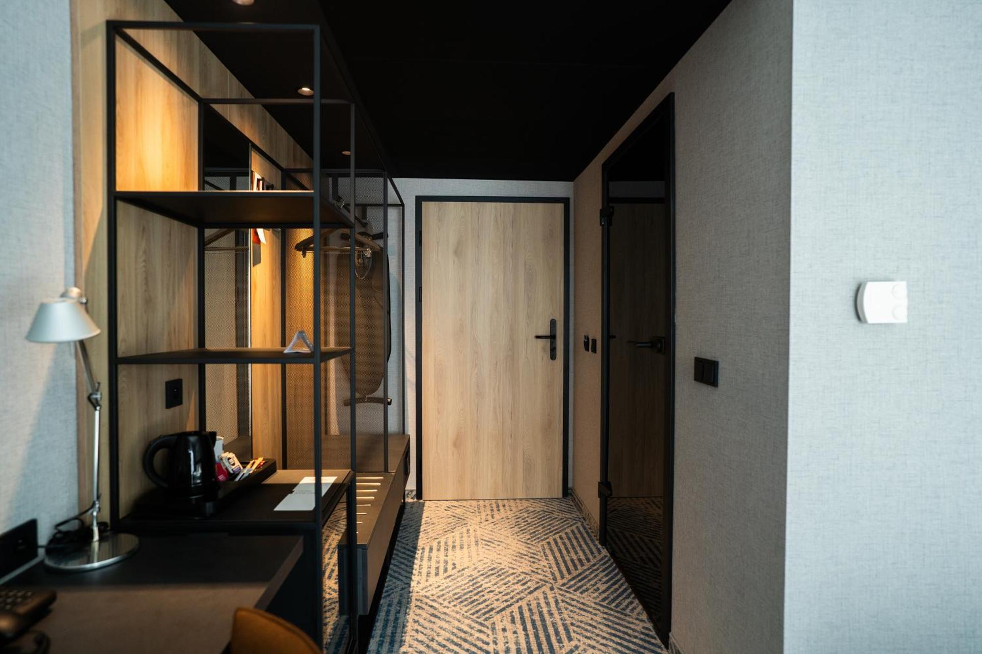 Q Hotel 4*