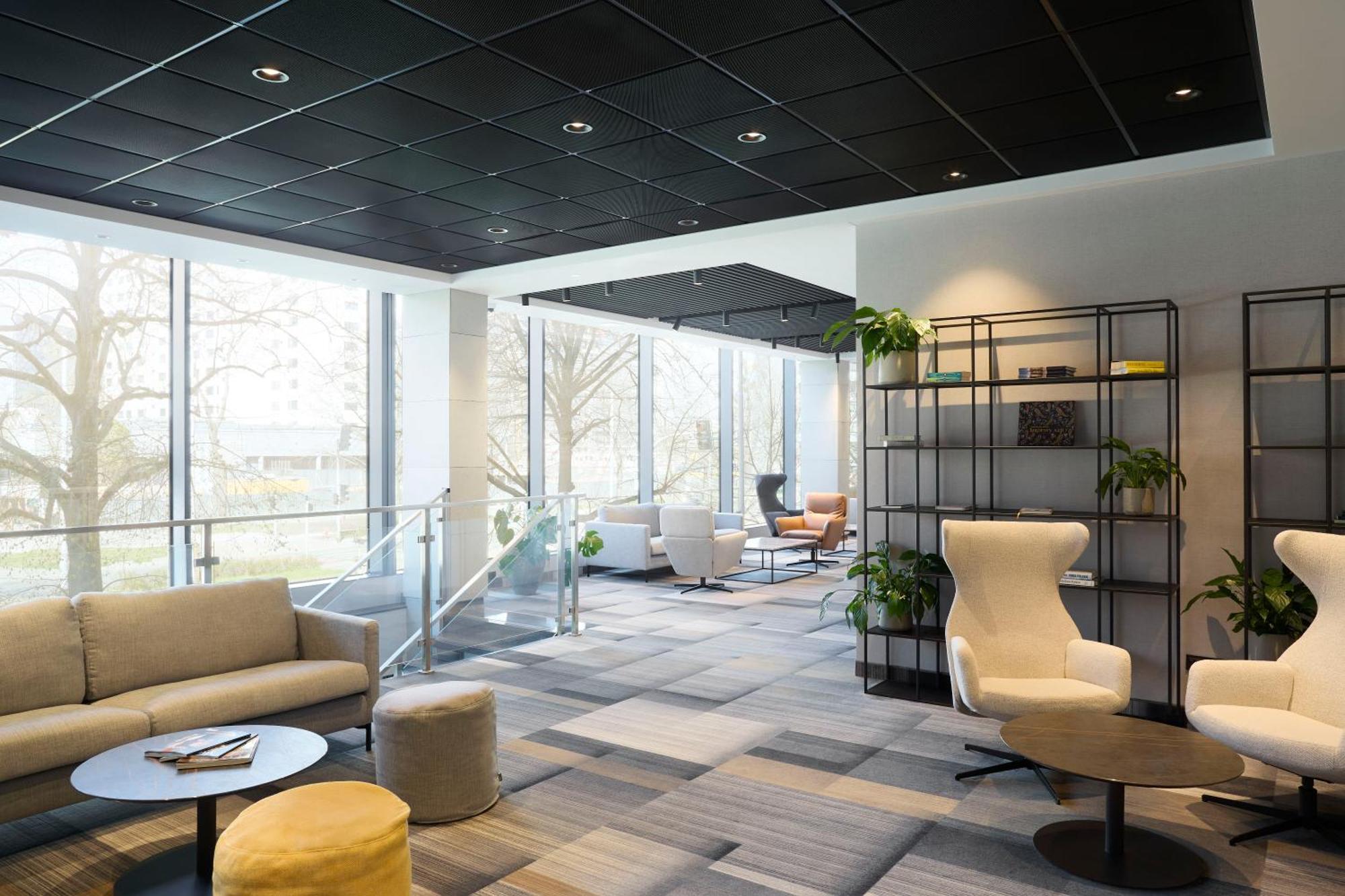 Q Hotel