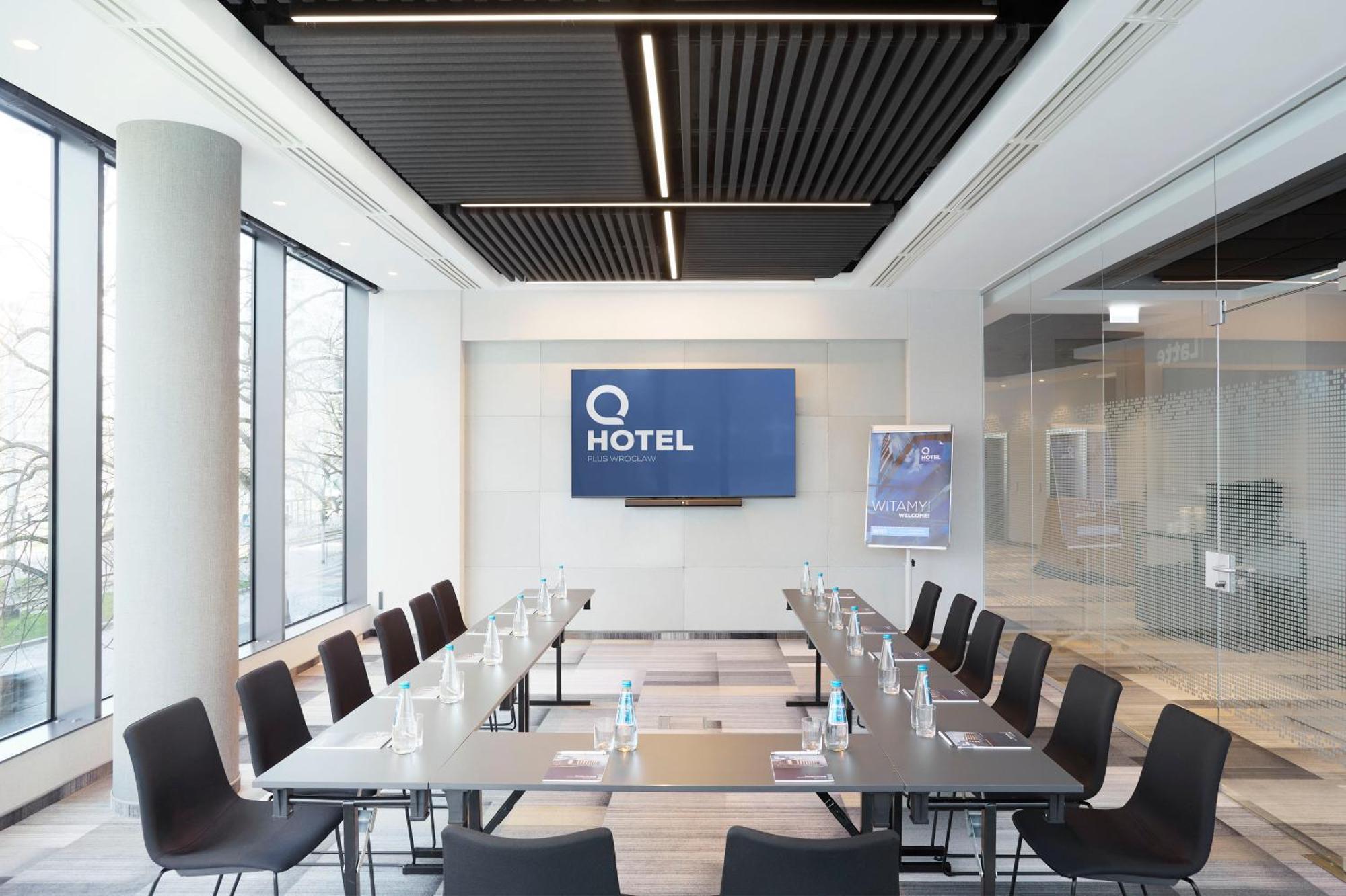 Q Hotel